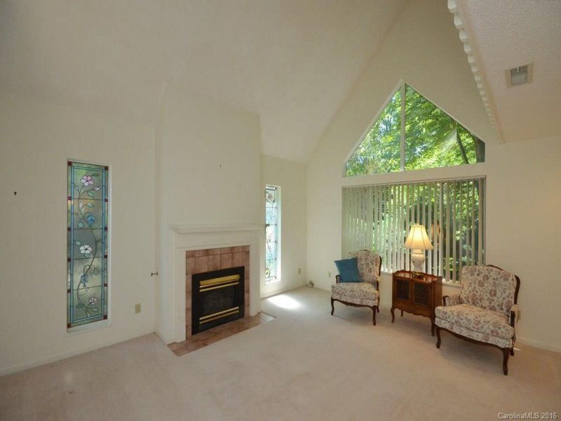 Property image 3 at 12 Stuart Circle, Asheville, NC 28804