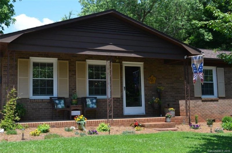 Property image 2 at 1135 Carolina Circle, Statesville, NC 28677