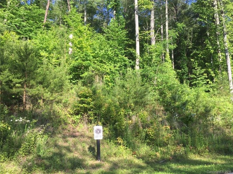 Property image 2 at 30 Crossing Circle, Fairview, NC 28730