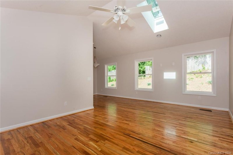 Property image 5 at 194 Allen Paul Drive, Hendersonville, NC 28791