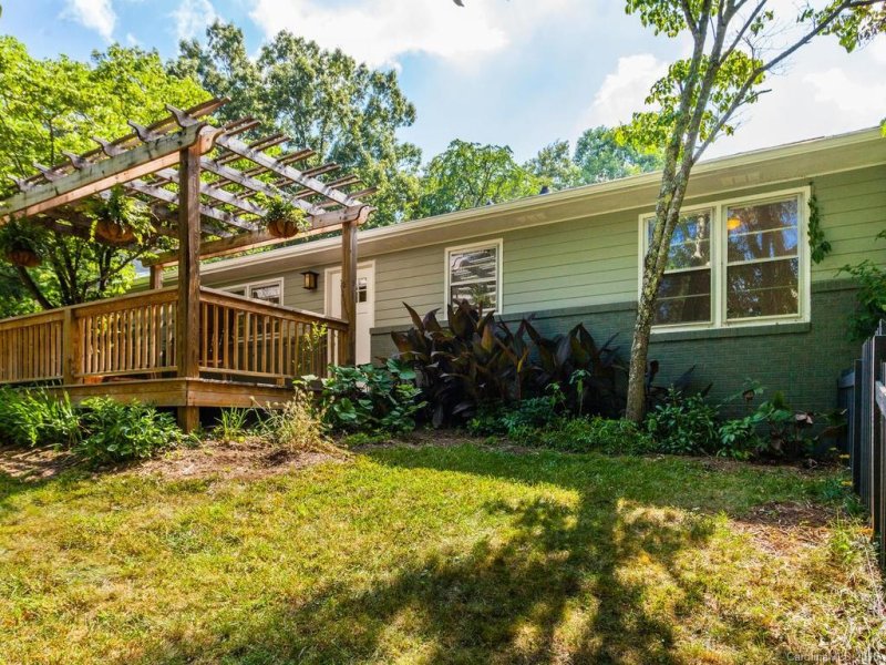 Property image 2 at 18 Pinehurst Road, Asheville, NC 28805