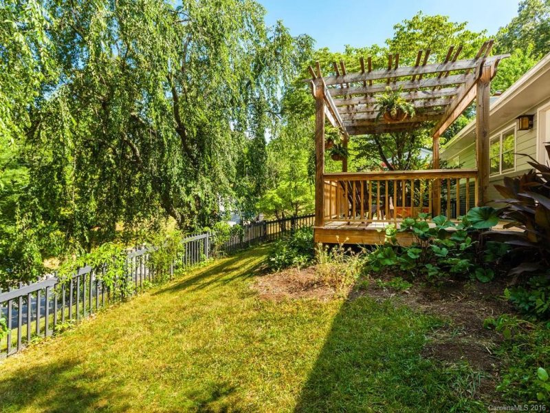 Property image 3 at 18 Pinehurst Road, Asheville, NC 28805