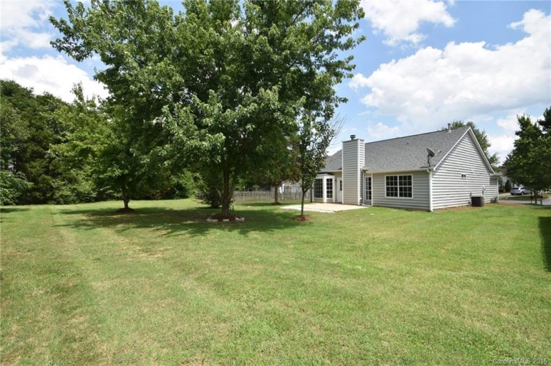 Property image 3 at 13209 Lampmeade Lane, Charlotte, NC 28273