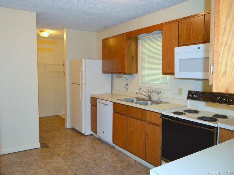 Property image 3 at 320 Comet Drive, Hendersonville, NC 28791