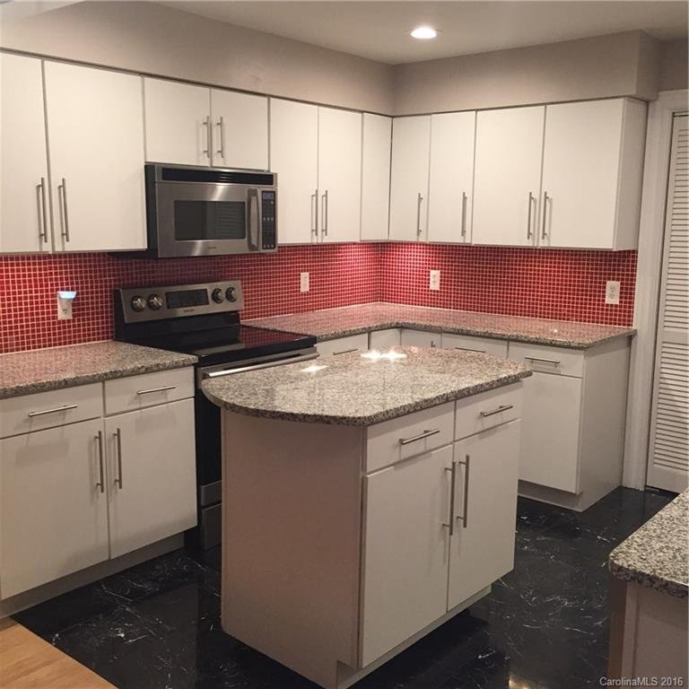 Property image 4 at 5 Lakemoor Lane, Hendersonville, NC 28739