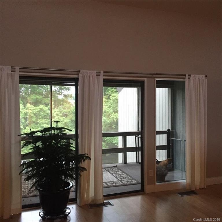 Property image 5 at 5 Lakemoor Lane, Hendersonville, NC 28739