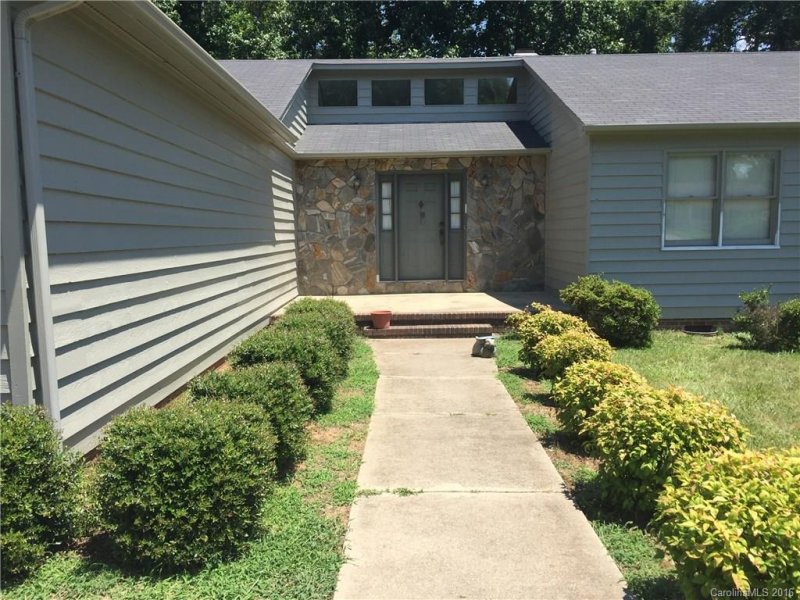 Property image 2 at 856 Hunter Drive, Mooresville, NC 28115