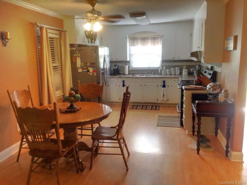 Property image 3 at 110 Barclay Lane, Mooresville, NC 28115