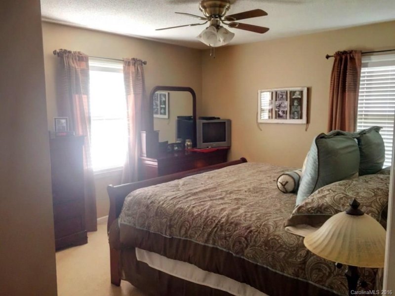 Property image 5 at 110 Barclay Lane, Mooresville, NC 28115