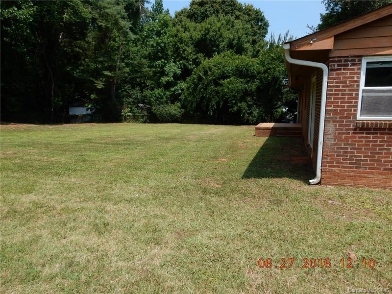 Property image 2 at 207 Johnston Drive, Belmont, NC 28012