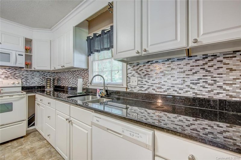 Property image 4 at 203 Point Circle, Belmont, NC 28012