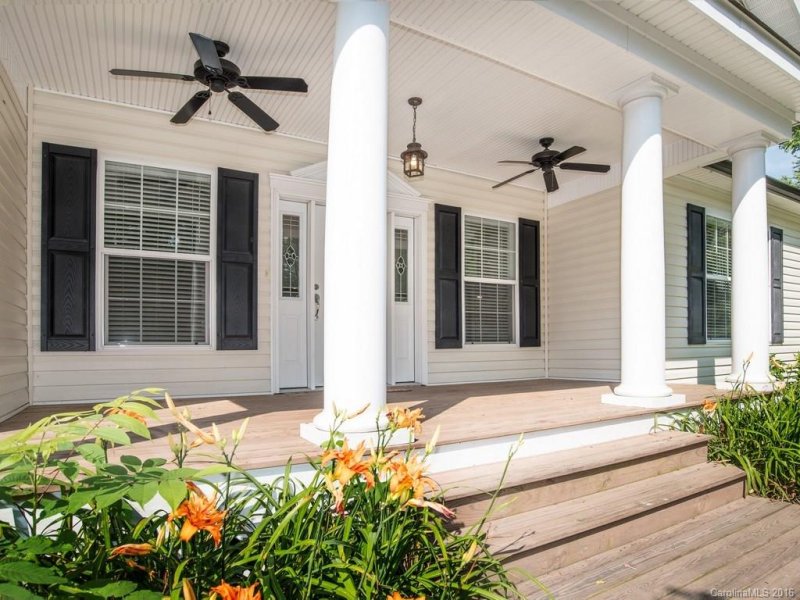 Property image 2 at 60 Apple Meadow Court, Hendersonville, NC 28739