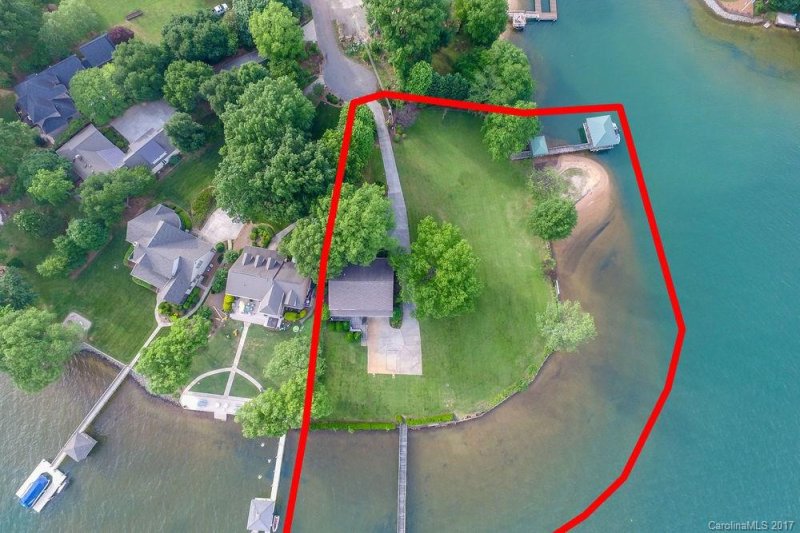 Property image 2 at 18001 Whispering Oaks Drive, Cornelius, NC 28031