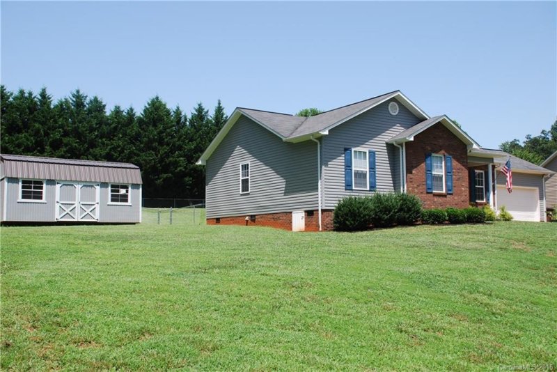 Property image 3 at 4906 Gateway Drive, Claremont, NC 28610