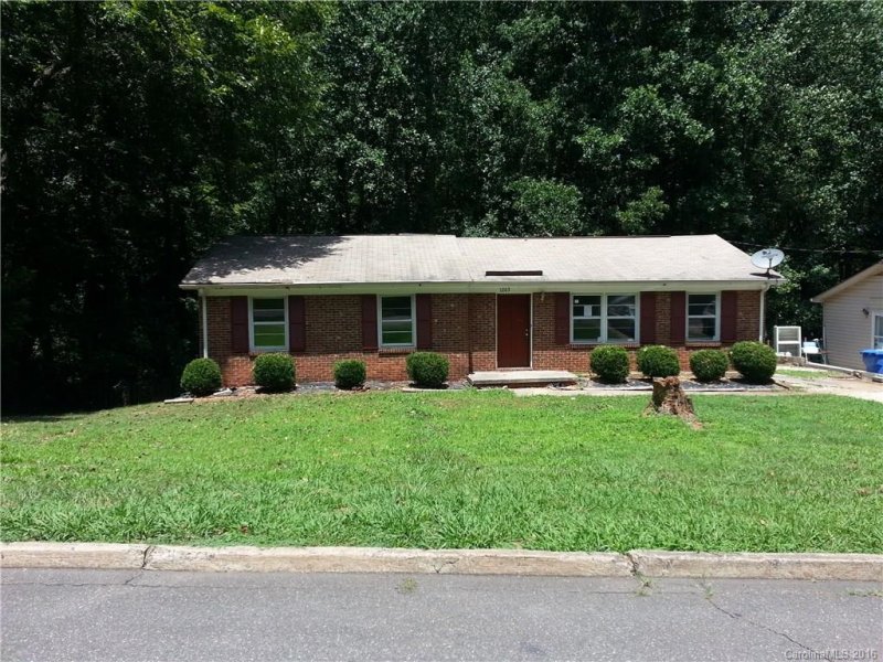 1203 Northwoods Drive