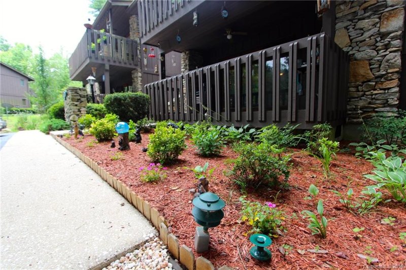 Property image 2 at 75 Maxine Lane, Hendersonville, NC 28739