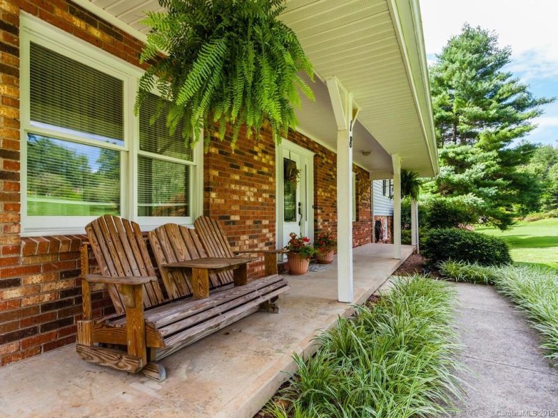 Property image 4 at 18 Shadblow Lane, Hendersonville, NC 28791