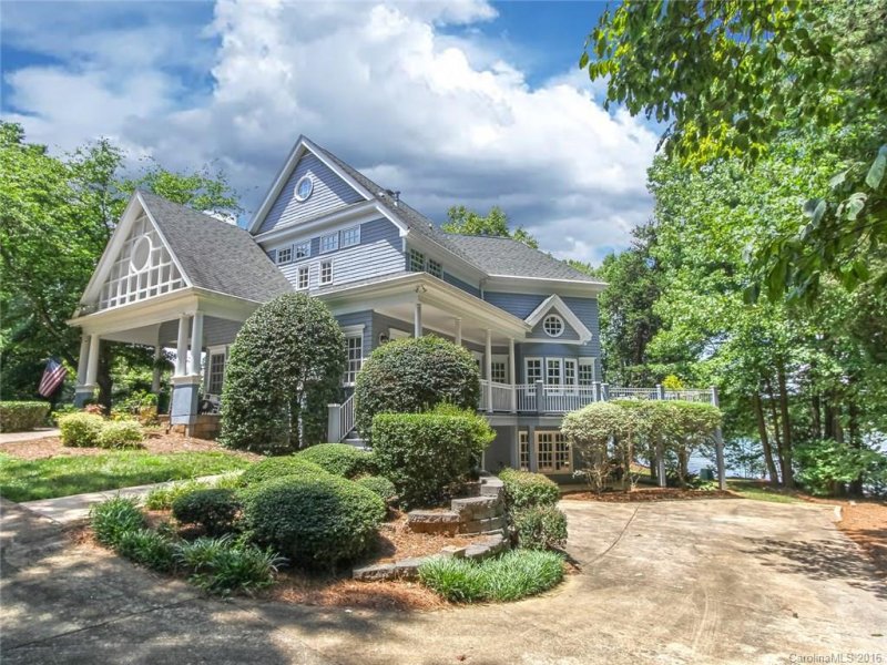 Property image 2 at 129 Lawrence Tee Lane, Mooresville, NC 28117