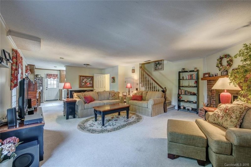 Property image 3 at 811 Jamestown Drive, Gastonia, NC 28056