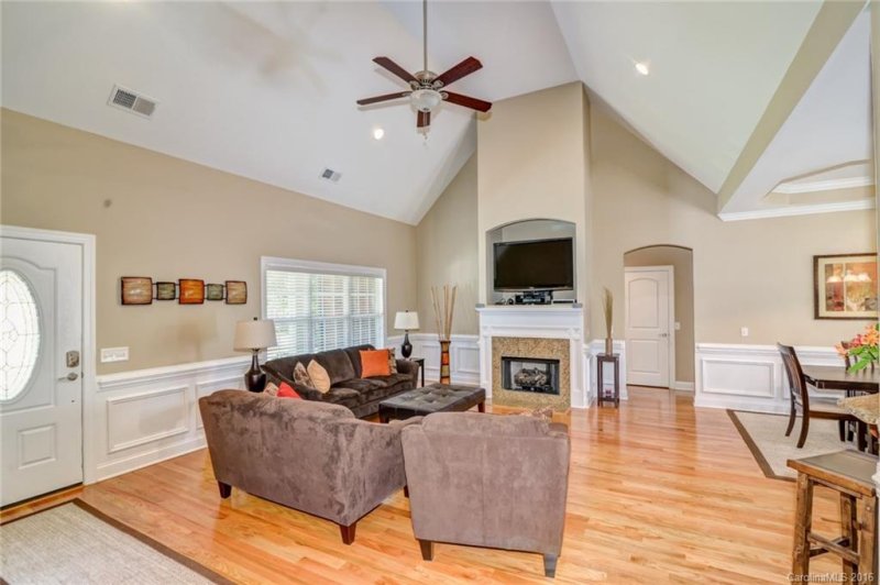 Property image 3 at 9025 Penstemons Drive, Charlotte, NC 28215