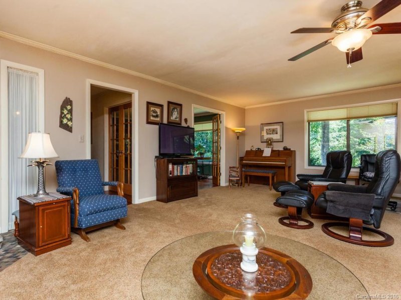 Property image 3 at 112 Brentwood Drive, Hendersonville, NC 28739