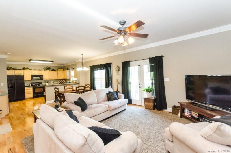 Property image 3 at 883 Creekside Drive, Lincolnton, NC 28092