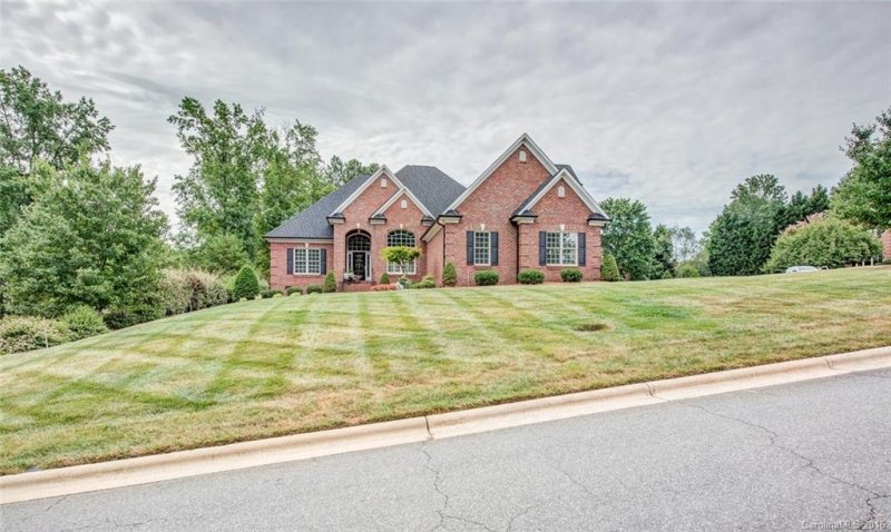 Property image 2 at 3701 Sand Wedge Drive, Gastonia, NC 28056