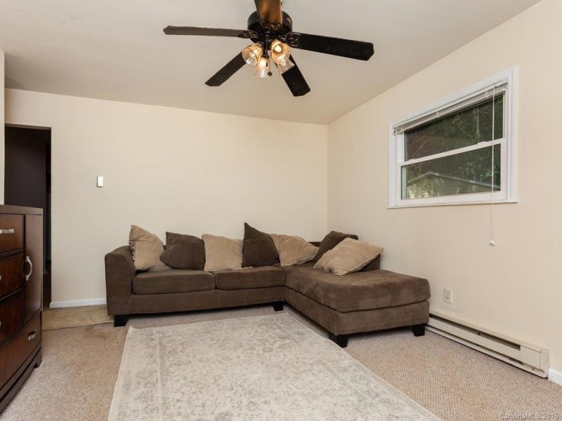 Property image 5 at 6 Waterford Court, Asheville, NC 28806