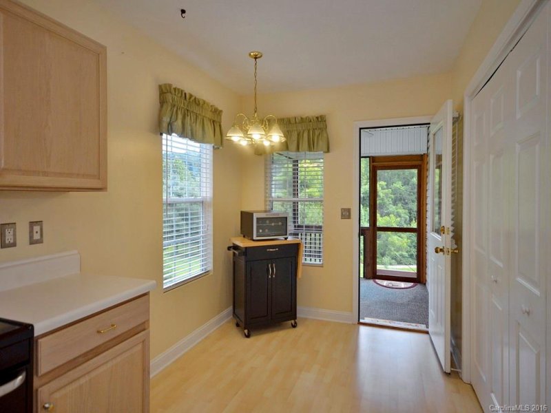 Property image 2 at 51 S Woodridge View Court, Hendersonville, NC 28791