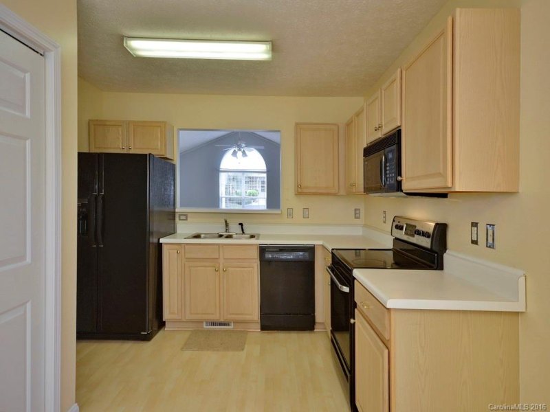 Property image 3 at 51 S Woodridge View Court, Hendersonville, NC 28791