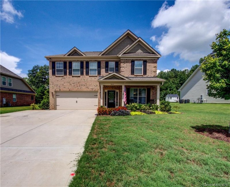 Property image 2 at 7813 Grove Hall Avenue, Mint Hill, NC 28227