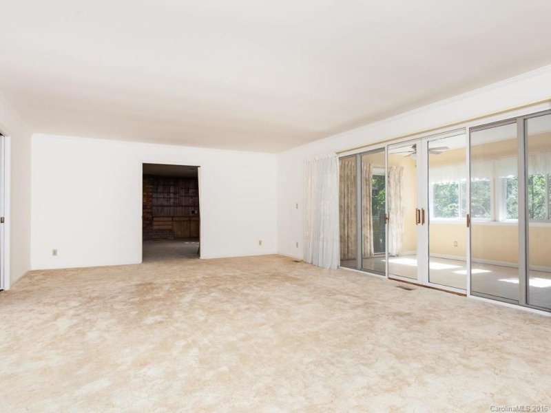 Property image 2 at 208 Heathcote Road, Hendersonville, NC 28791