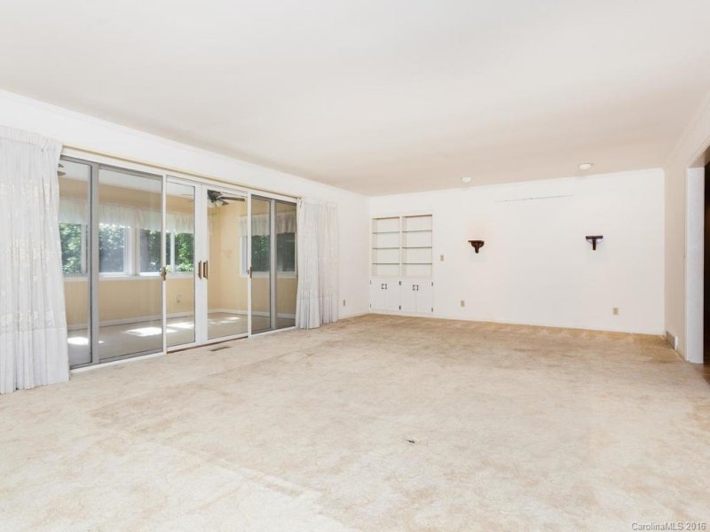 Property image 3 at 208 Heathcote Road, Hendersonville, NC 28791