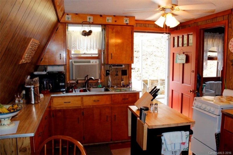 Property image 3 at 42 Rainbow Lake Circle, Black Mountain, NC 28711