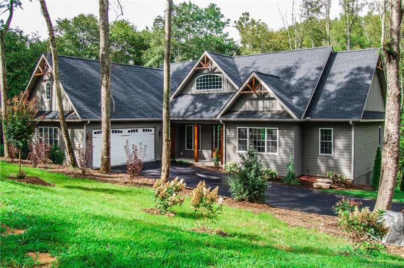 Property image 2 at 401 Ledgeview Drive, Hendersonville, NC 28792