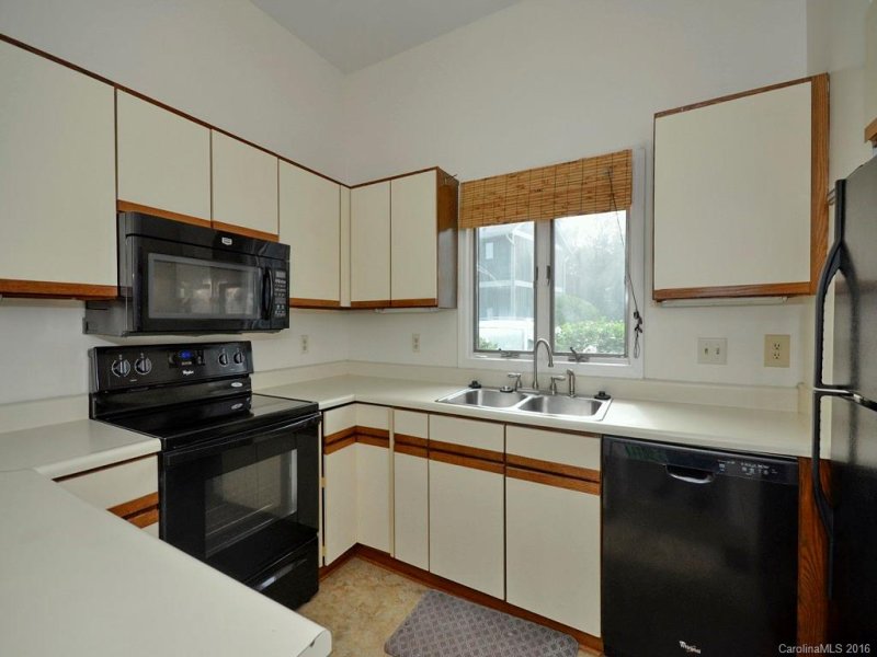 Property image 5 at 500 Windswept Drive, Asheville, NC 28801