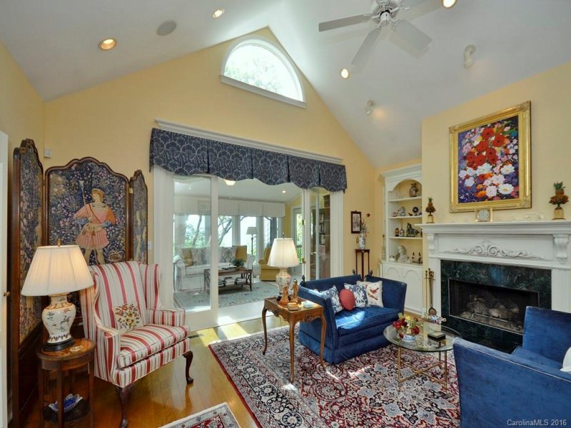 Property image 3 at 204 Crestview Drive, Black Mountain, NC 28711