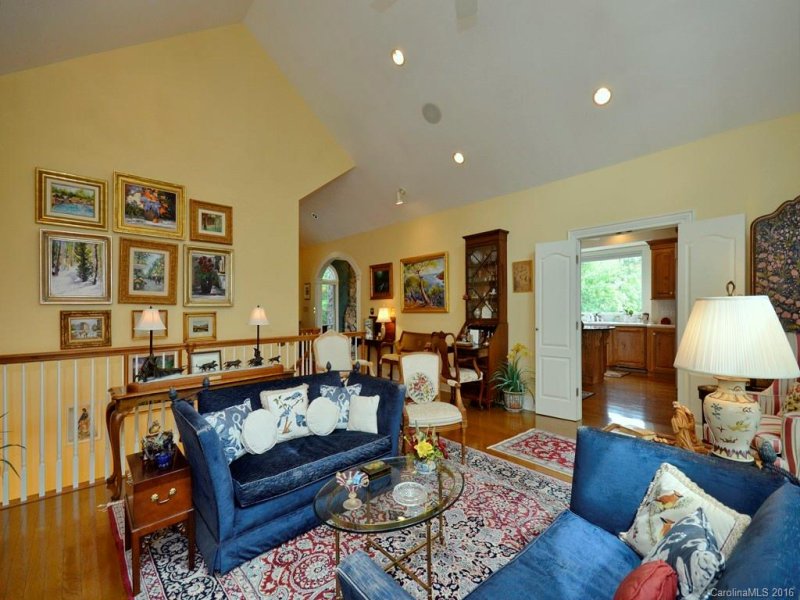 Property image 4 at 204 Crestview Drive, Black Mountain, NC 28711