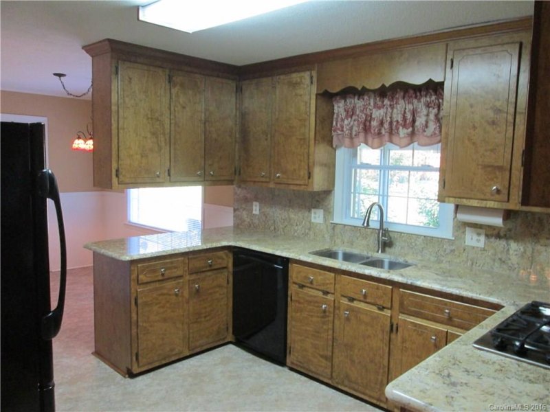 Property image 4 at 1131 Carolina Circle, Statesville, NC 28677