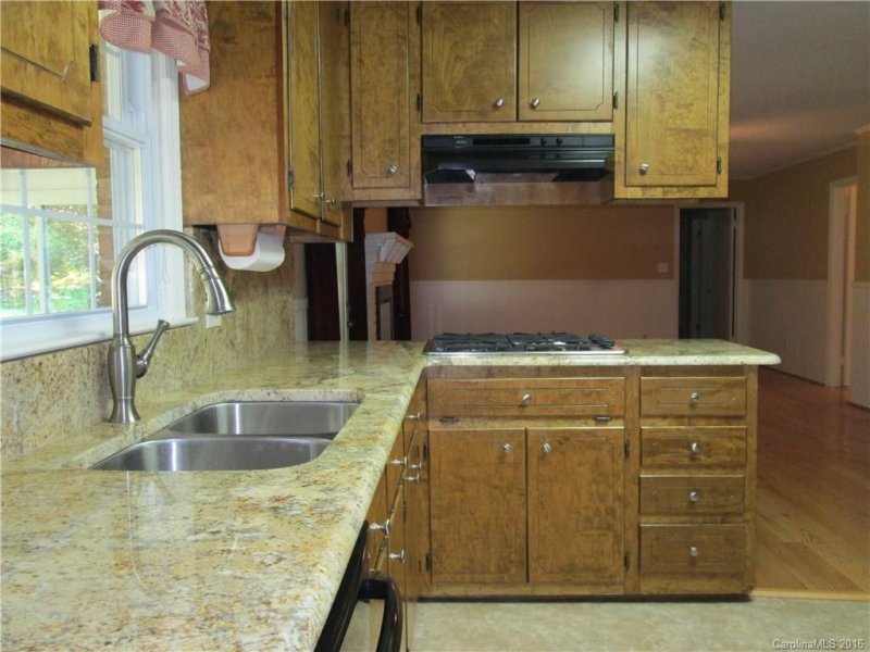 Property image 5 at 1131 Carolina Circle, Statesville, NC 28677