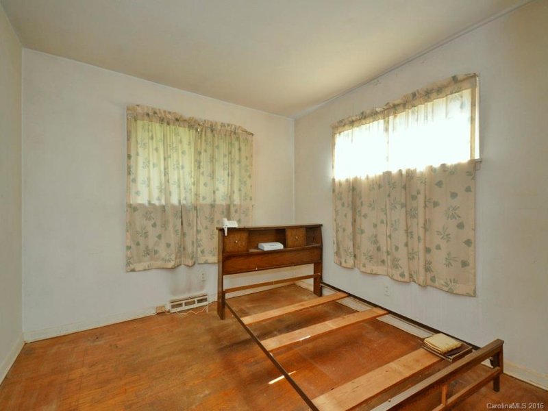 Property image 4 at 319 State Street, Asheville, NC 28806