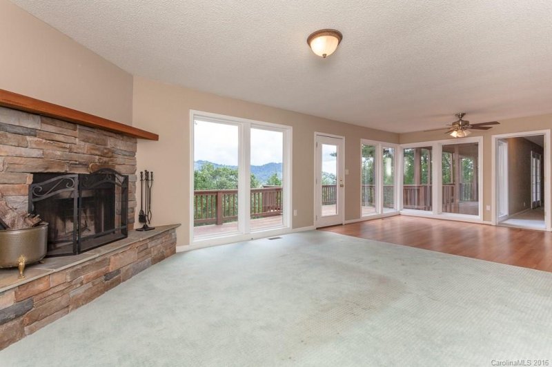 Property image 3 at 135 Black Oak Drive, Asheville, NC 28804