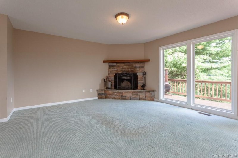 Property image 5 at 135 Black Oak Drive, Asheville, NC 28804