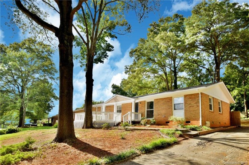 Property image 2 at 1009 Dunleigh Drive, Charlotte, NC 28214