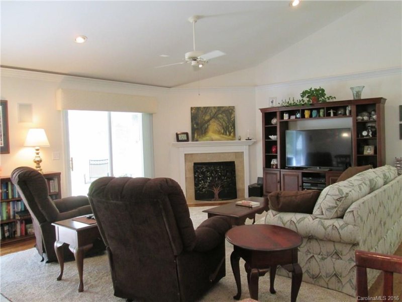 Property image 4 at 315 Charlestown Drive, Hendersonville, NC 28792