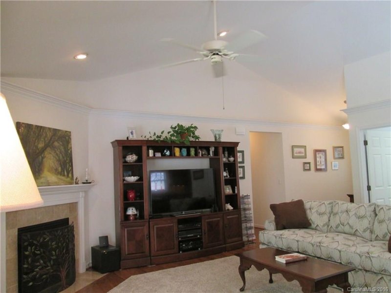 Property image 5 at 315 Charlestown Drive, Hendersonville, NC 28792