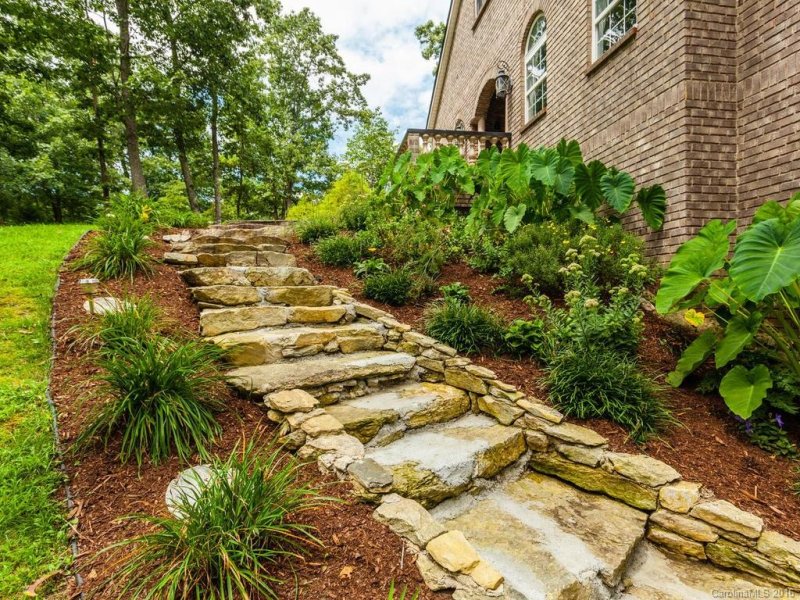 Property image 3 at 203 Foxwood Drive, Hendersonville, NC 28791