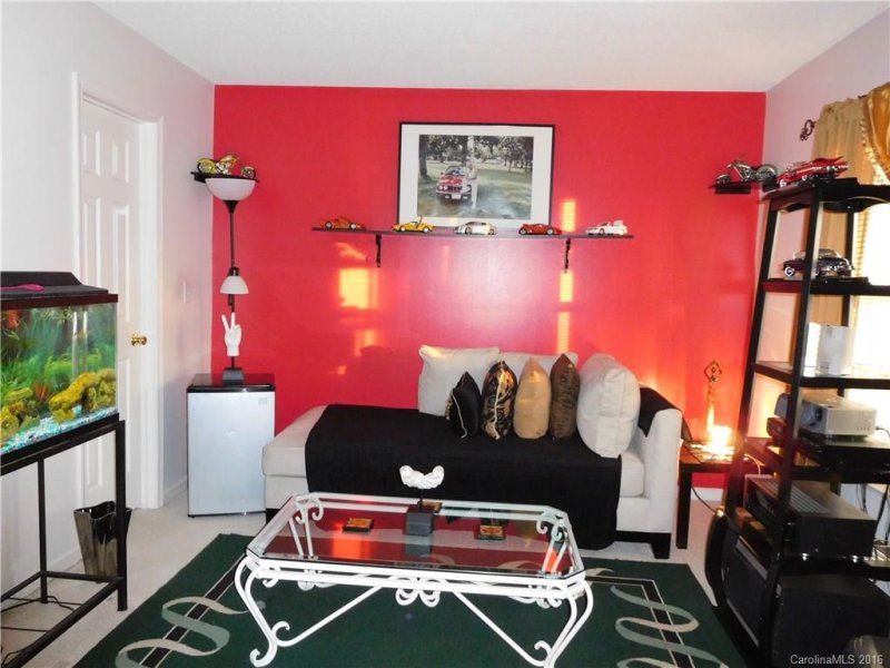 Property image 2 at 6016 Linda Vista Lane, Charlotte, NC 28216