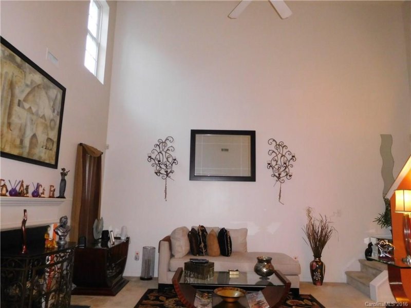 Property image 4 at 6016 Linda Vista Lane, Charlotte, NC 28216