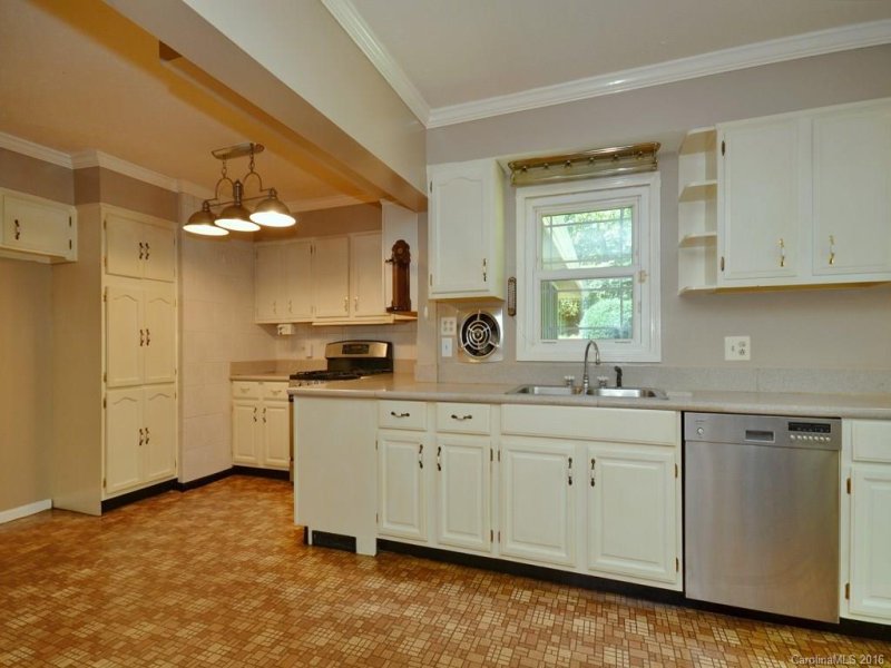 Property image 4 at 7 Hillview Circle, Asheville, NC 28805